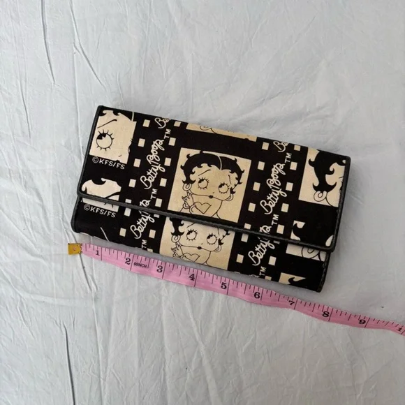 Y2K Betty Boop Patterned Foldover Wallet - Picture 4 of 7